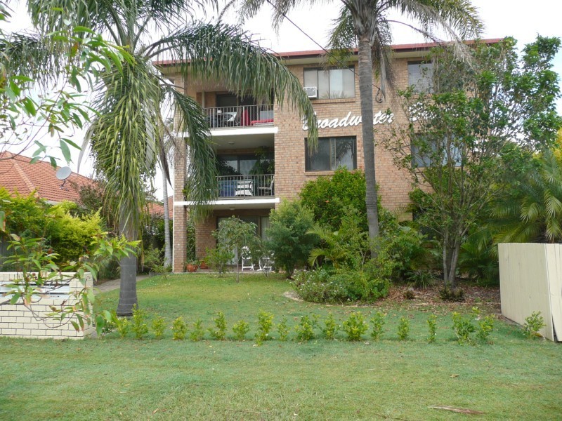 1/32 Imperial Parade, Labrador QLD 4215