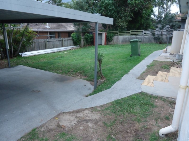 167 Government Road, Labrador QLD 4215