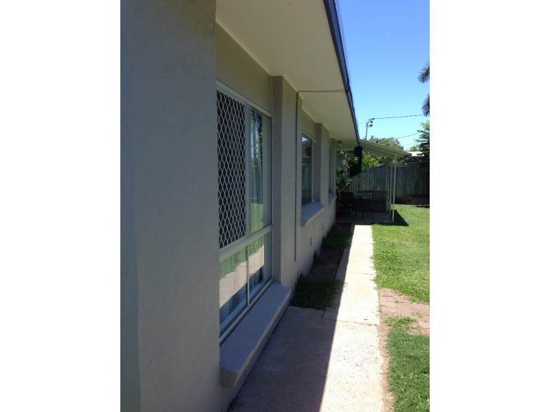 167 Government Road, Labrador QLD 4215
