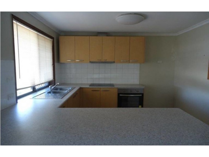 1/305 Government Road, Labrador QLD 4215