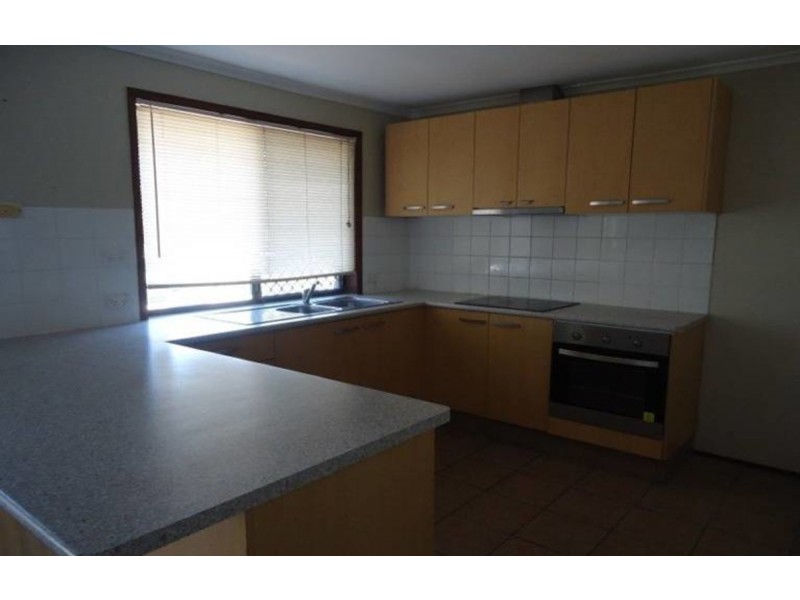 1/305 Government Road, Labrador QLD 4215