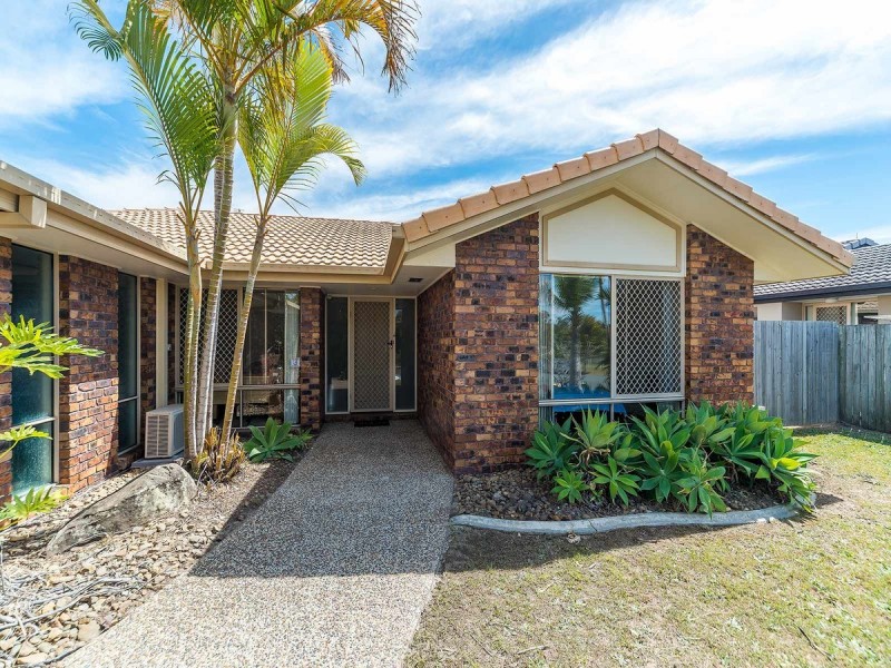 22 Oak Hill Crescent, Parkwood QLD 4214