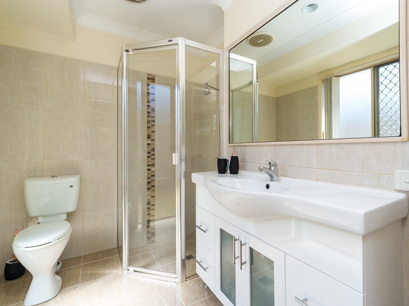 22 Oak Hill Crescent, Parkwood QLD 4214