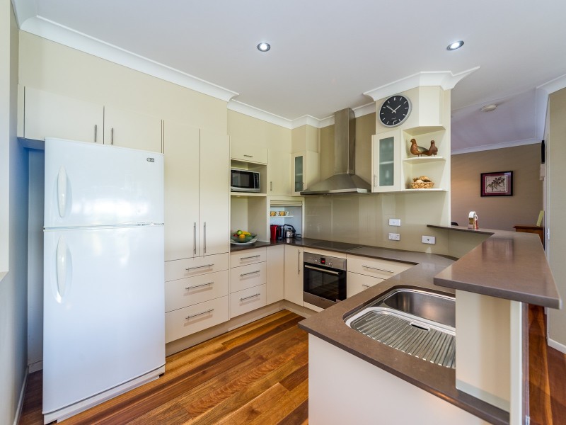 2/39 Abalone Avenue, Paradise Point QLD 4216