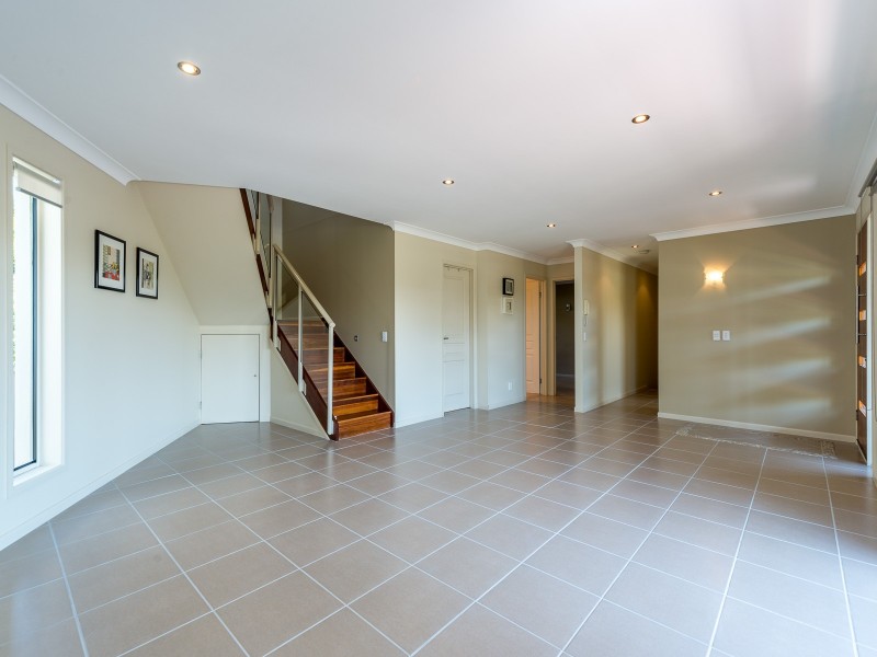 2/39 Abalone Avenue, Paradise Point QLD 4216