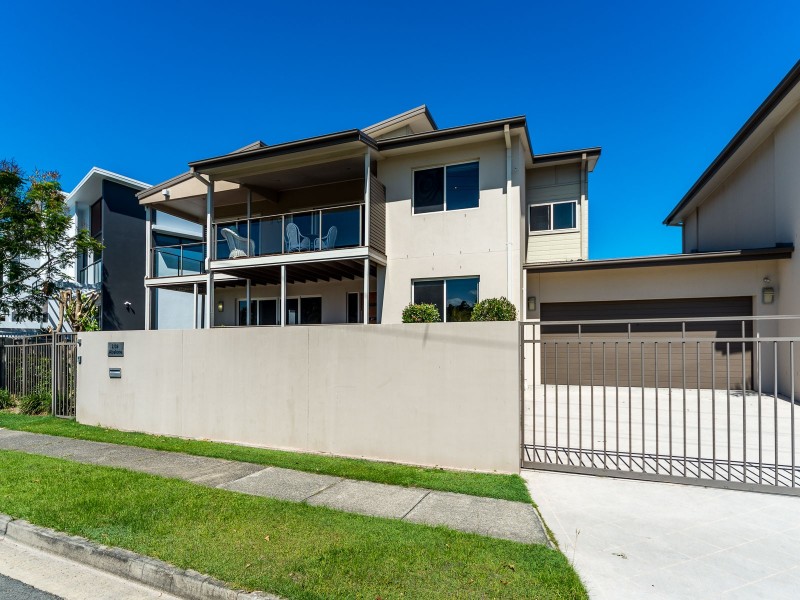 2/39 Abalone Avenue, Paradise Point QLD 4216