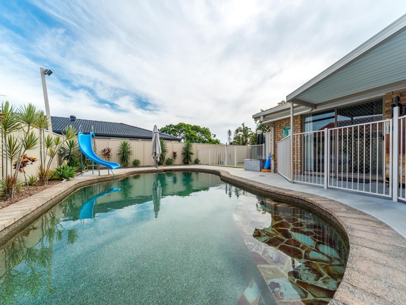 14 Waranga Way, Coombabah QLD 4216