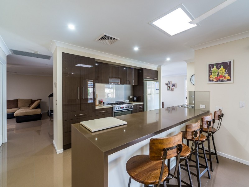 14 Waranga Way, Coombabah QLD 4216