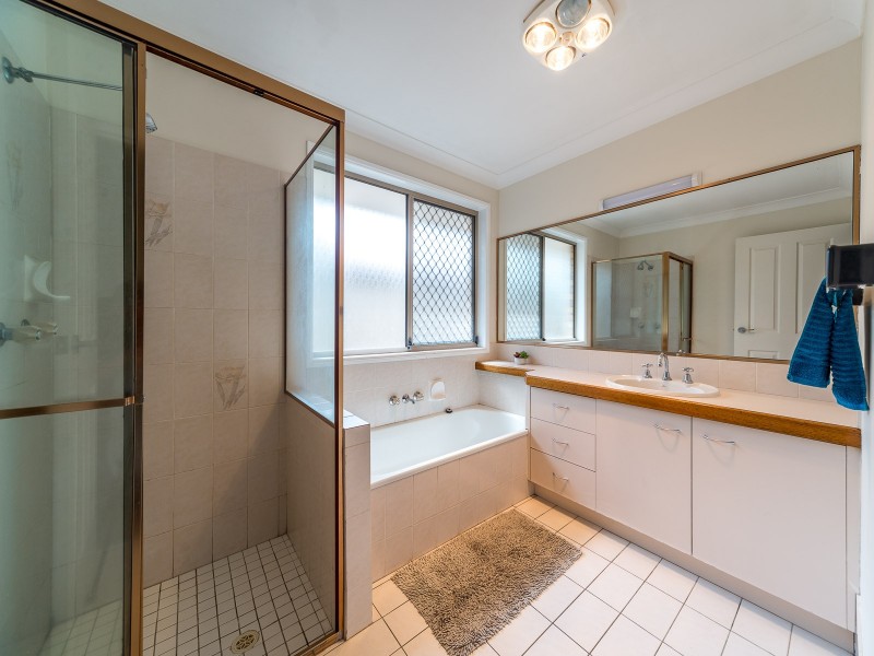 14 Waranga Way, Coombabah QLD 4216