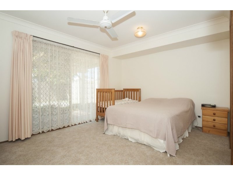 39 Clubhouse Drive, Arundel QLD 4214