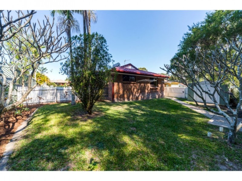 2/6 Nina Parade, Arundel QLD 4214