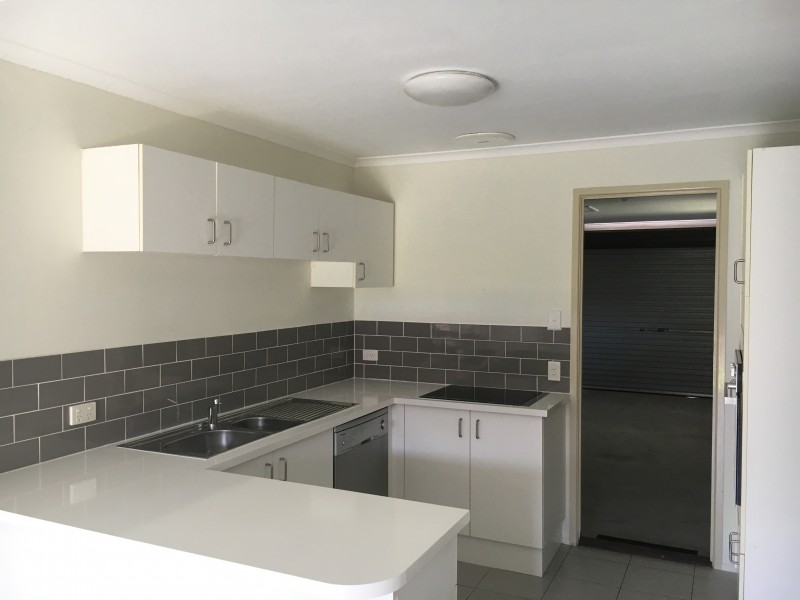 2/7 Melanie Place, Labrador QLD 4215