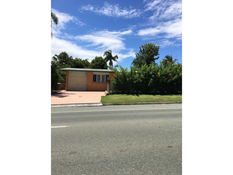119 Central Street, Labrador QLD 4215