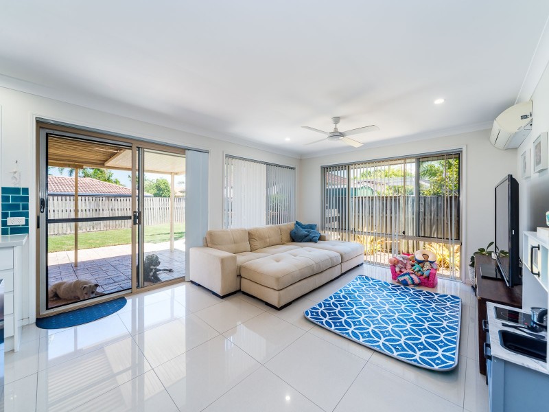 1 Galapagos Way, Pacific Pines QLD 4211