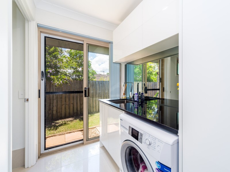 1 Galapagos Way, Pacific Pines QLD 4211