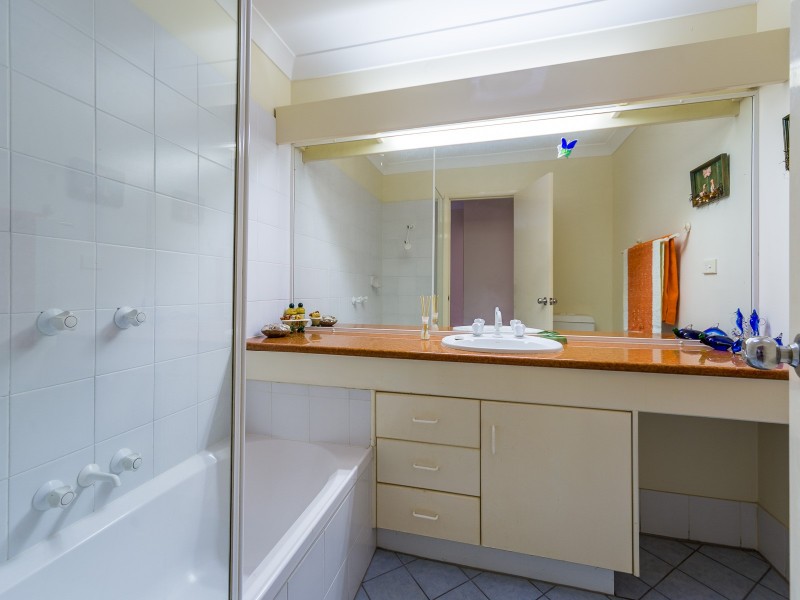 282/125 Hansford Road, Coombabah QLD 4216