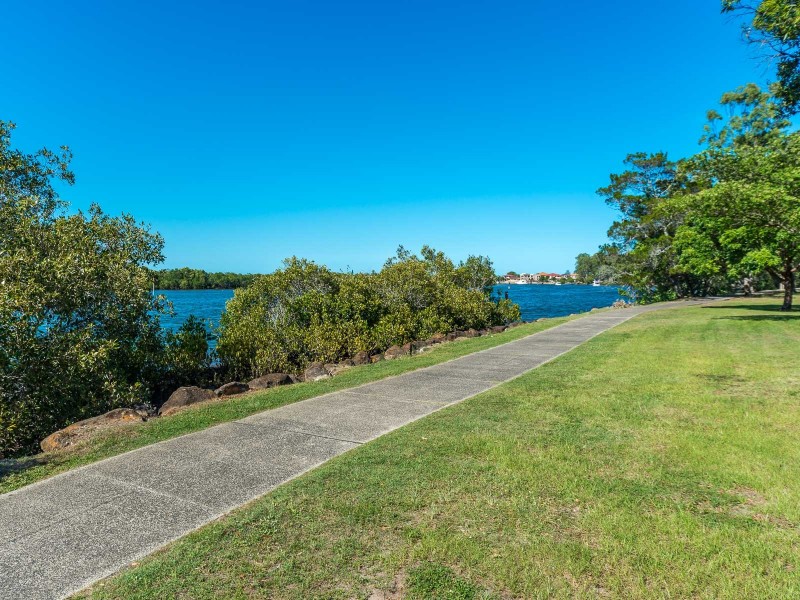 282/125 Hansford Road, Coombabah QLD 4216