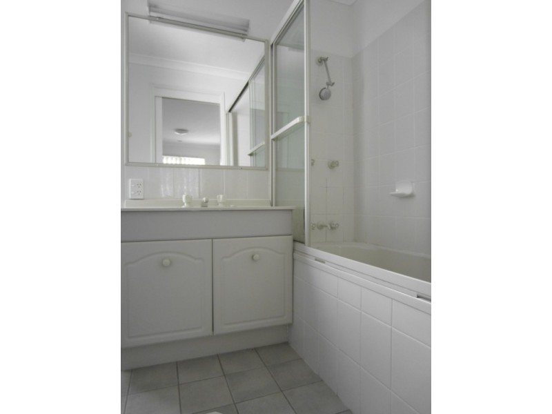 11 Monet Street, Coombabah QLD 4216