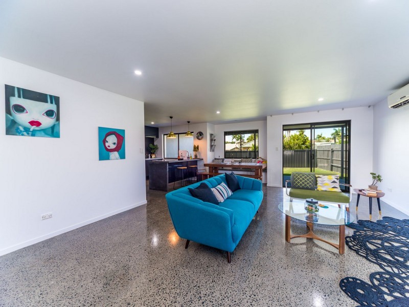 2/15 Crystal Reef Drive, Coombabah QLD 4216