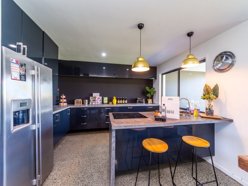 2/15 Crystal Reef Drive, Coombabah QLD 4216