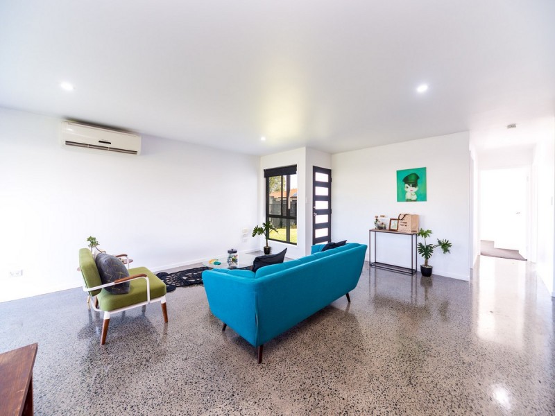 2/15 Crystal Reef Drive, Coombabah QLD 4216