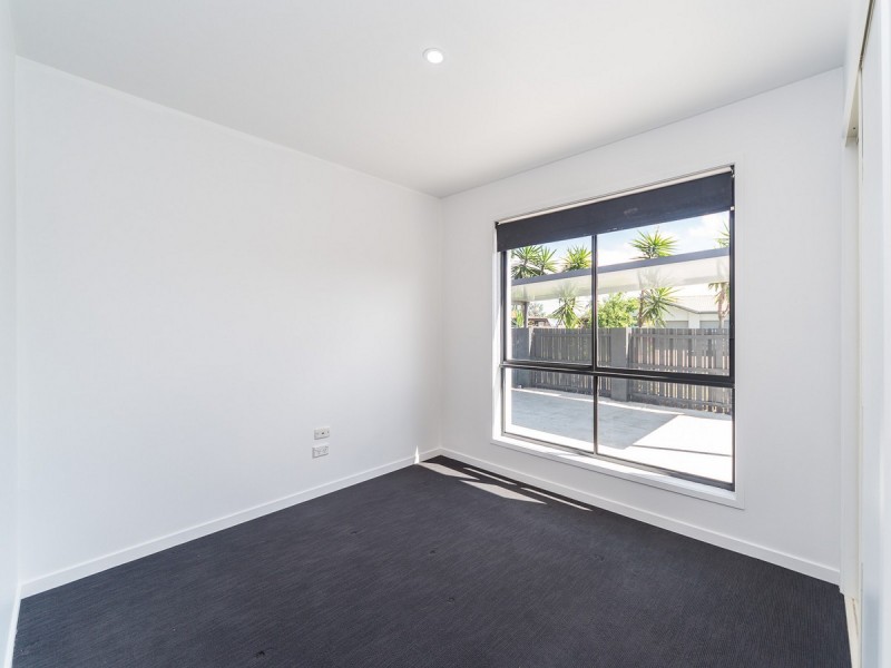 2/15 Crystal Reef Drive, Coombabah QLD 4216