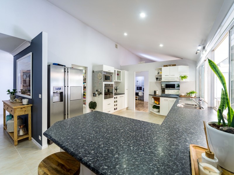 5 Saltbreeze Court, Runaway Bay QLD 4216