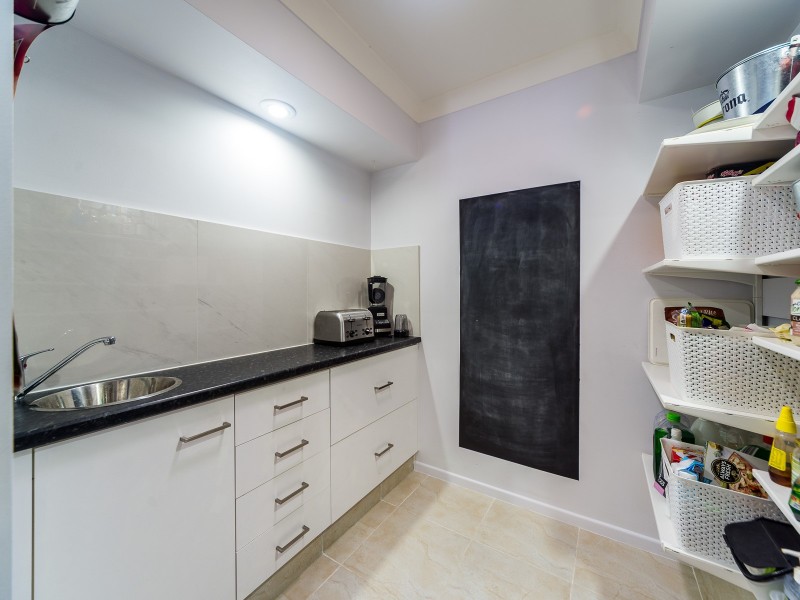 5 Saltbreeze Court, Runaway Bay QLD 4216