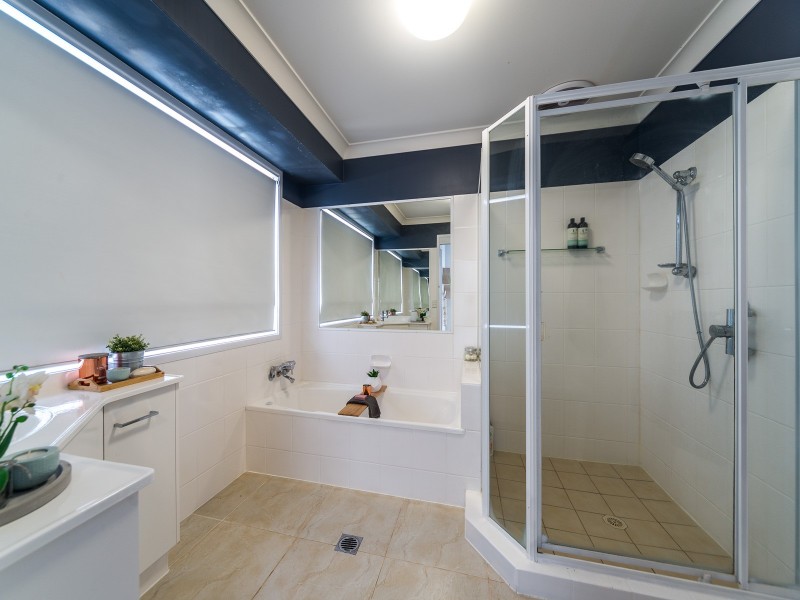 5 Saltbreeze Court, Runaway Bay QLD 4216
