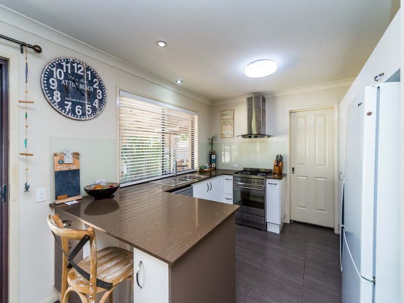 12 Samuel Court, Jacobs Well QLD 4208