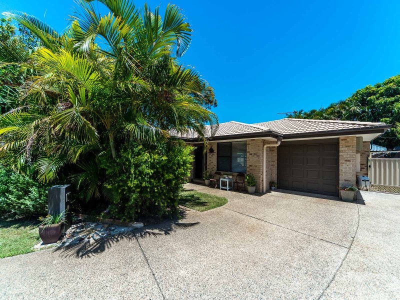 12 Samuel Court, Jacobs Well QLD 4208