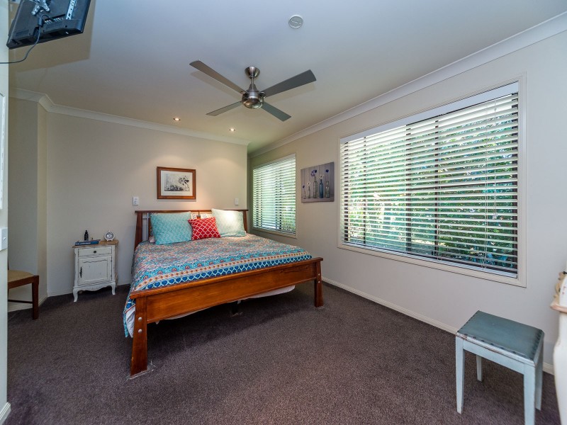 12 Samuel Court, Jacobs Well QLD 4208