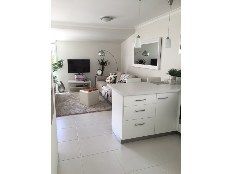 4/312 Marine Parade, Labrador QLD 4215