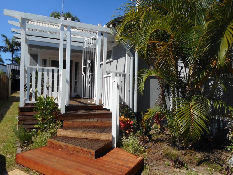 66 Central Street, Labrador QLD 4215
