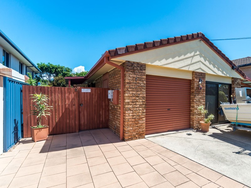 2/30 Scoter Avenue, Paradise Point QLD 4216