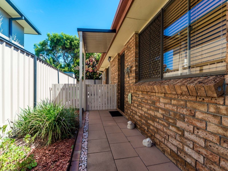 2/30 Scoter Avenue, Paradise Point QLD 4216