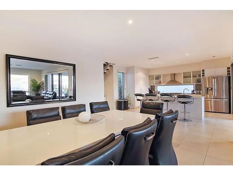 29 Harbourvue Court, Helensvale QLD 4212