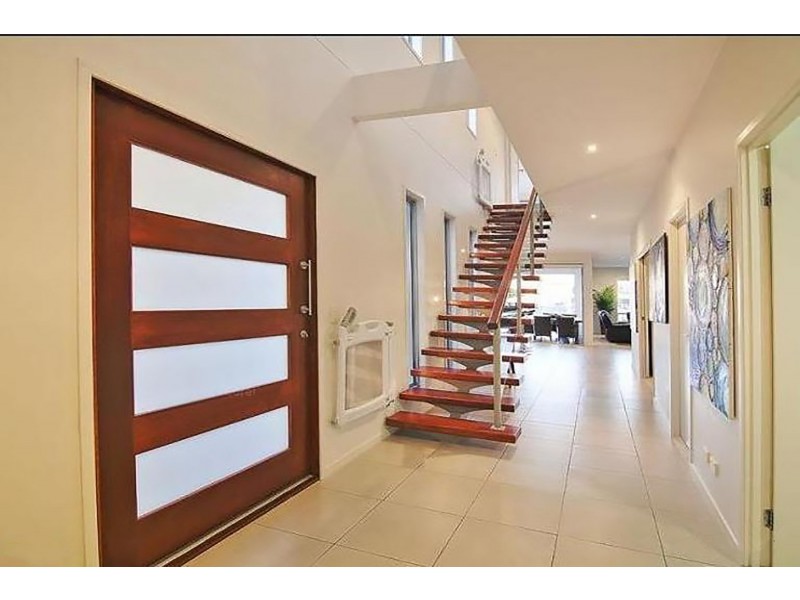 29 Harbourvue Court, Helensvale QLD 4212