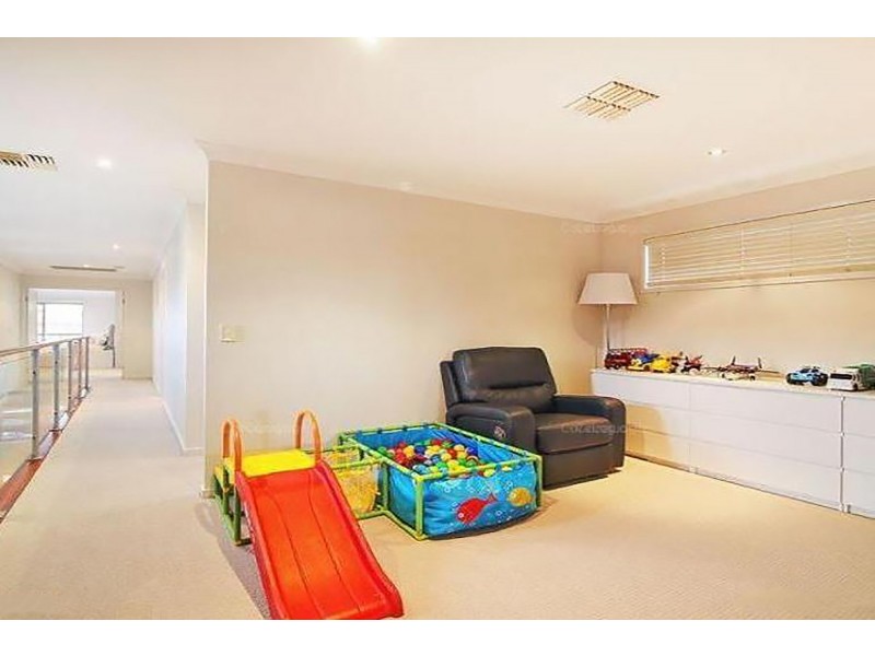 29 Harbourvue Court, Helensvale QLD 4212