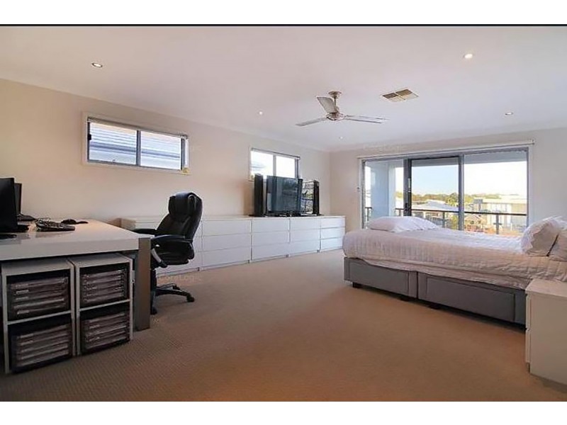 29 Harbourvue Court, Helensvale QLD 4212