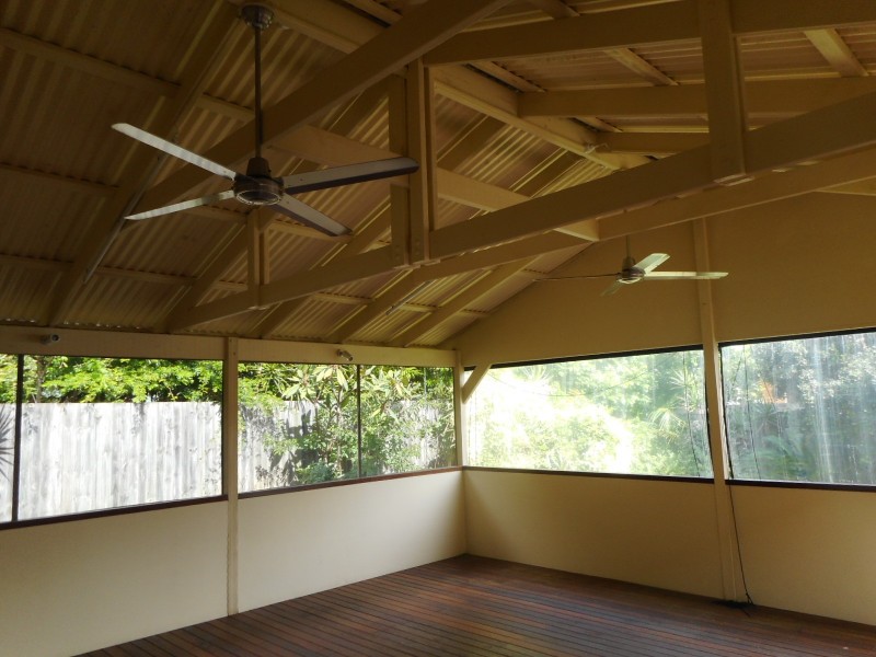 32 Donald Avenue, Paradise Point QLD 4216