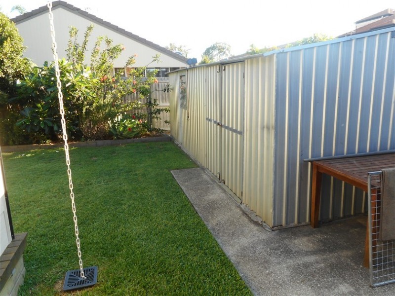 32 Donald Avenue, Paradise Point QLD 4216