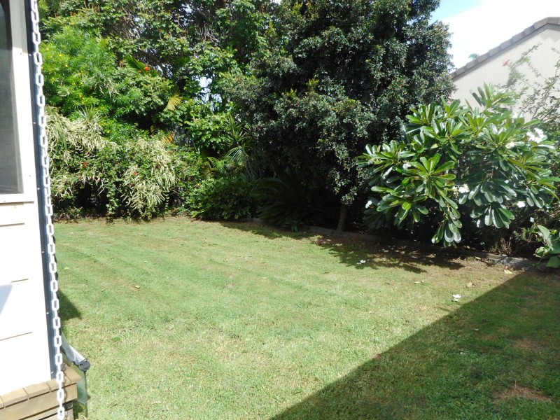 32 Donald Avenue, Paradise Point QLD 4216