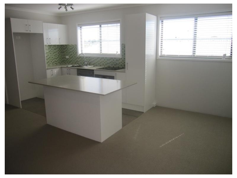 8/29 Ahern Street, Labrador QLD 4215