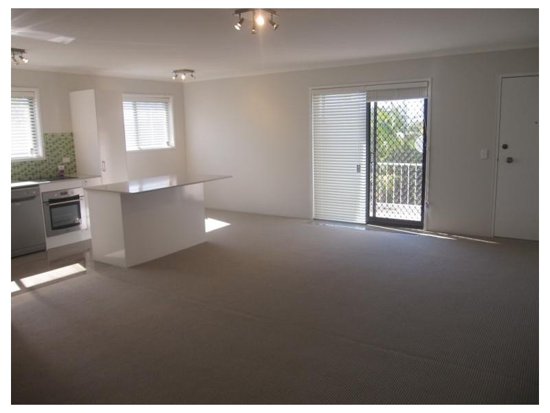 8/29 Ahern Street, Labrador QLD 4215