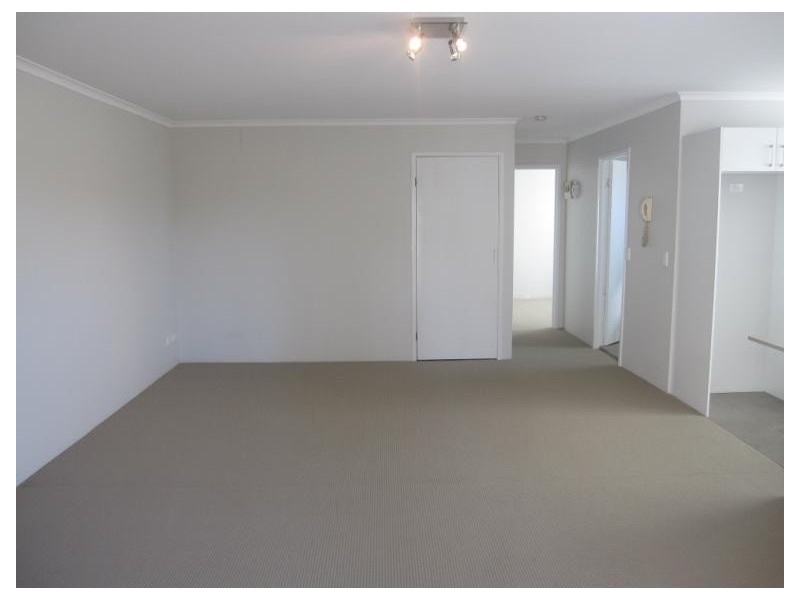 8/29 Ahern Street, Labrador QLD 4215