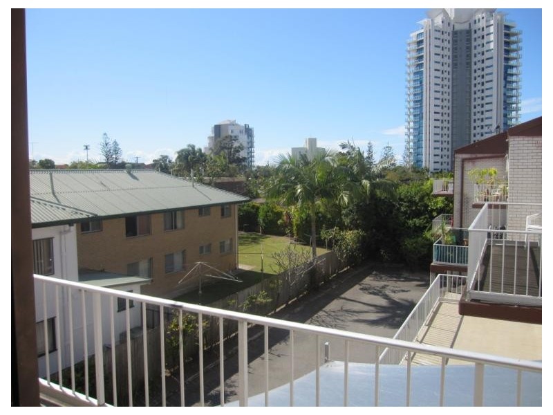 8/29 Ahern Street, Labrador QLD 4215