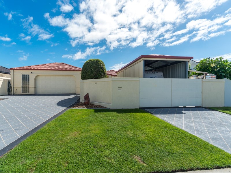 16 Walter Raleigh Crescent, Hollywell QLD 4216