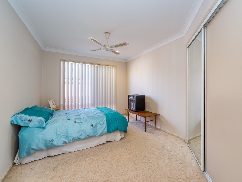 16 Walter Raleigh Crescent, Hollywell QLD 4216