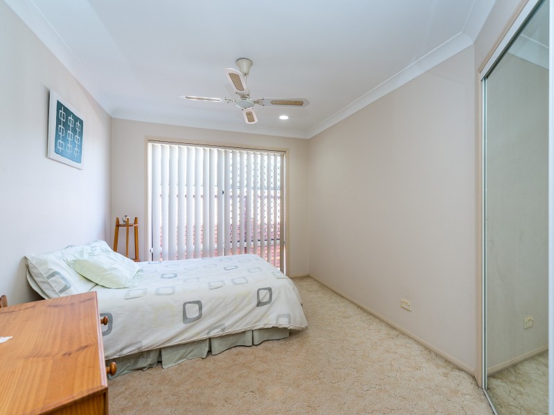 16 Walter Raleigh Crescent, Hollywell QLD 4216